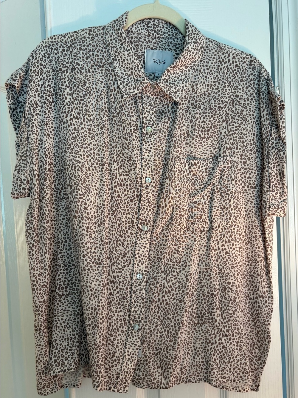 Rails Whitney Short-Sleeve Button-Down Shirt in Sand Cheetah Sz Lrg